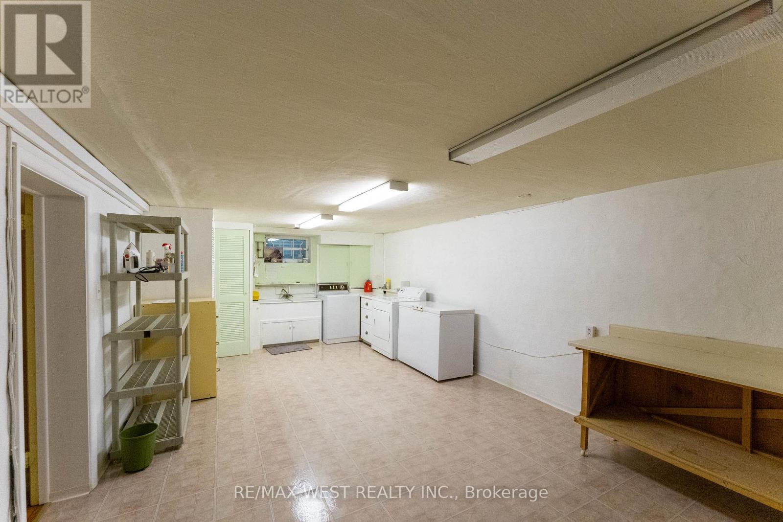 2 Greenford Road, Toronto, Ontario  M9A 3E6 - Photo 36 - W13088976