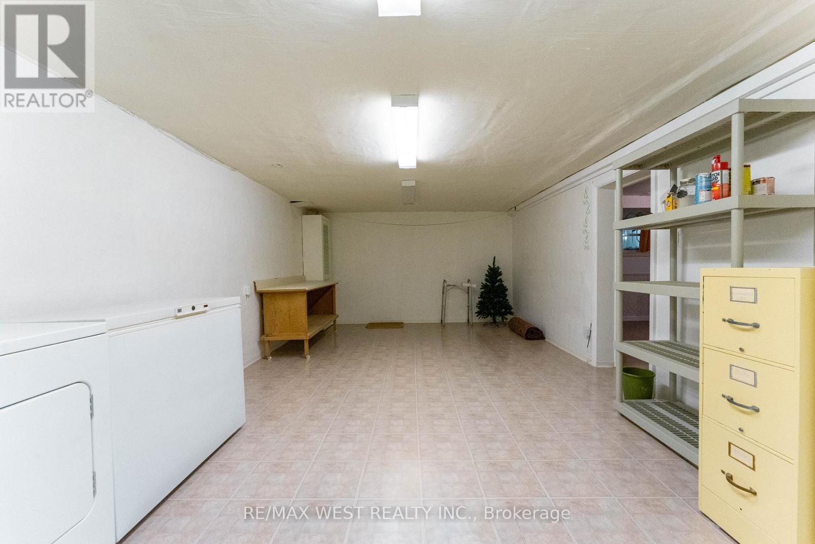 2 Greenford Road, Toronto, Ontario  M9A 3E6 - Photo 38 - W13088976