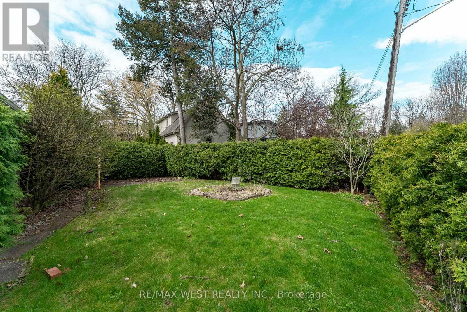2 Greenford Road, Toronto, Ontario  M9A 3E6 - Photo 43 - W13088976