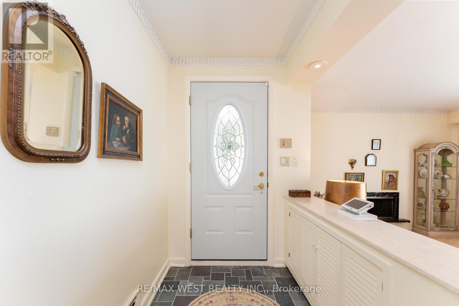 2 Greenford Road, Toronto, Ontario  M9A 3E6 - Photo 6 - W13088976