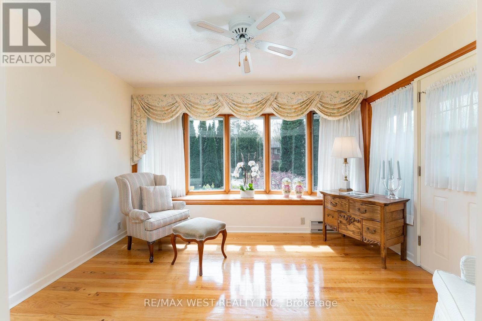 2 Greenford Road, Toronto, Ontario  M9A 3E6 - Photo 9 - W13088976
