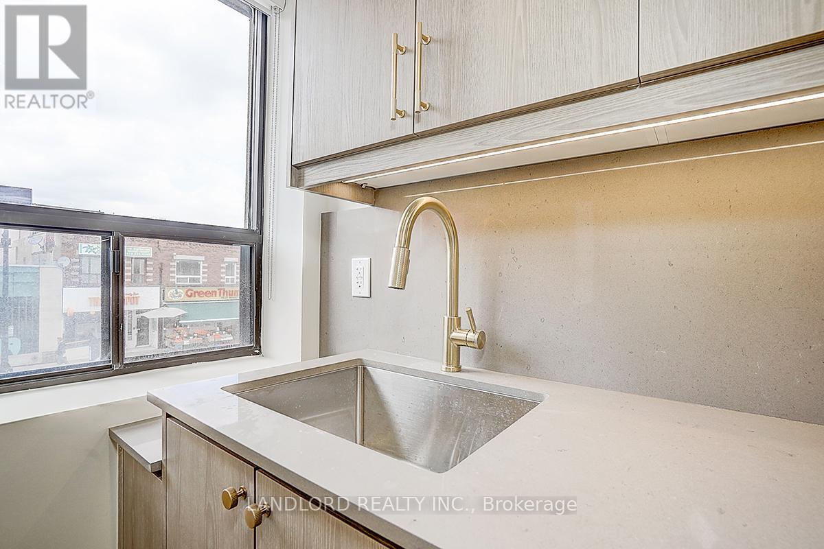 204 - 240 Durie Street, Toronto, Ontario  M6S 3G1 - Photo 9 - W13088986