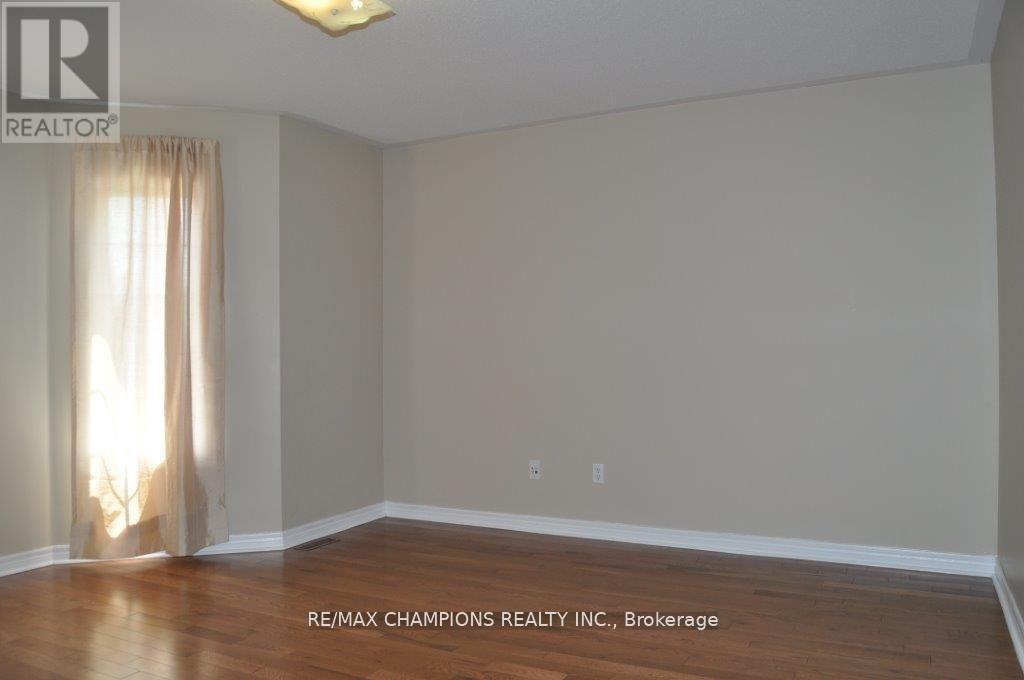 104 Masters Green Crescent, Brampton, Ontario  L7A 3K2 - Photo 11 - W13089036