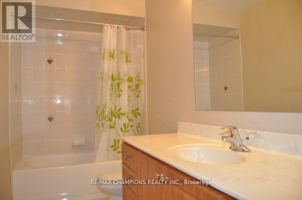 104 Masters Green Crescent, Brampton, Ontario  L7A 3K2 - Photo 14 - W13089036