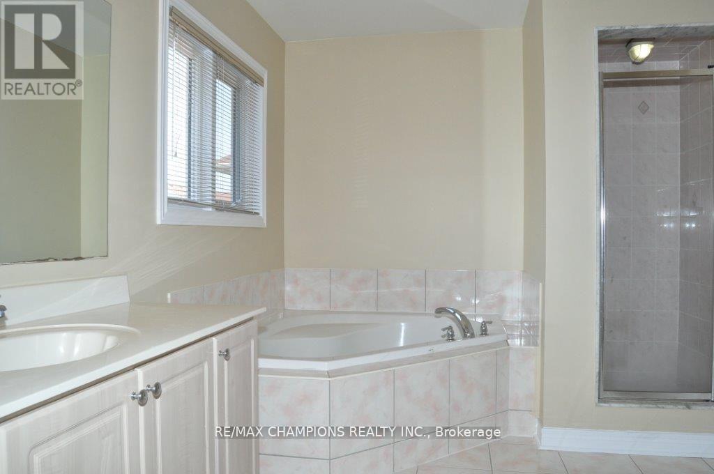 104 Masters Green Crescent, Brampton, Ontario  L7A 3K2 - Photo 15 - W13089036