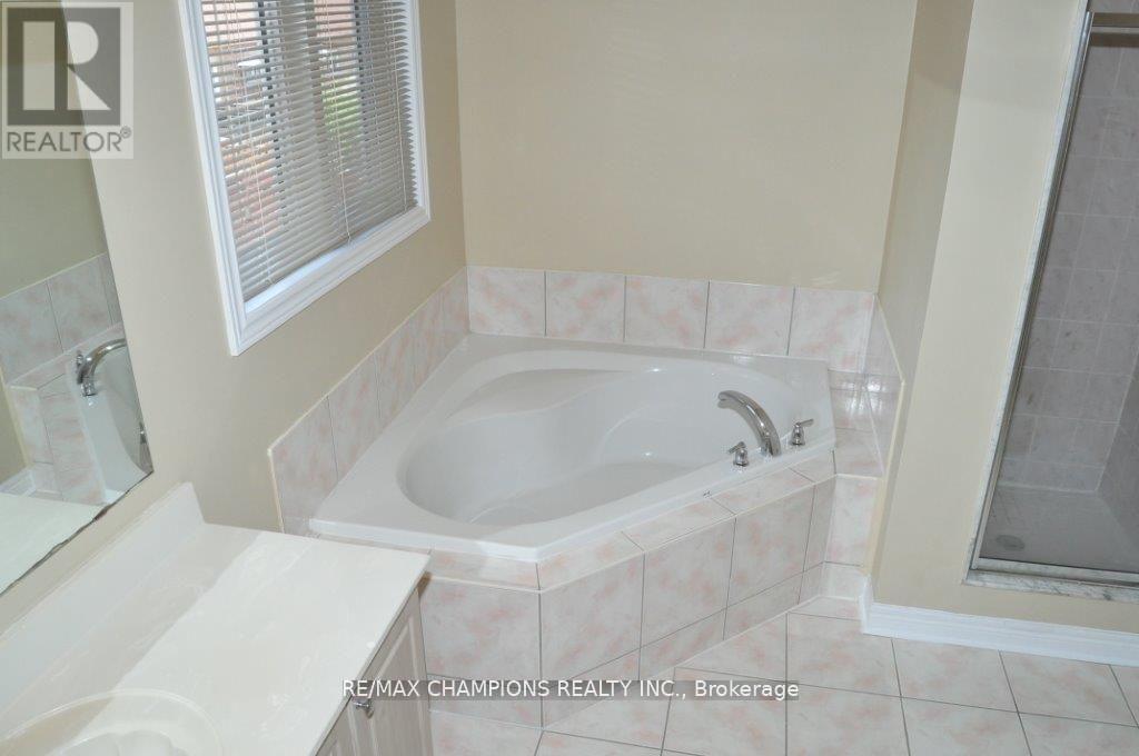 104 Masters Green Crescent, Brampton, Ontario  L7A 3K2 - Photo 16 - W13089036