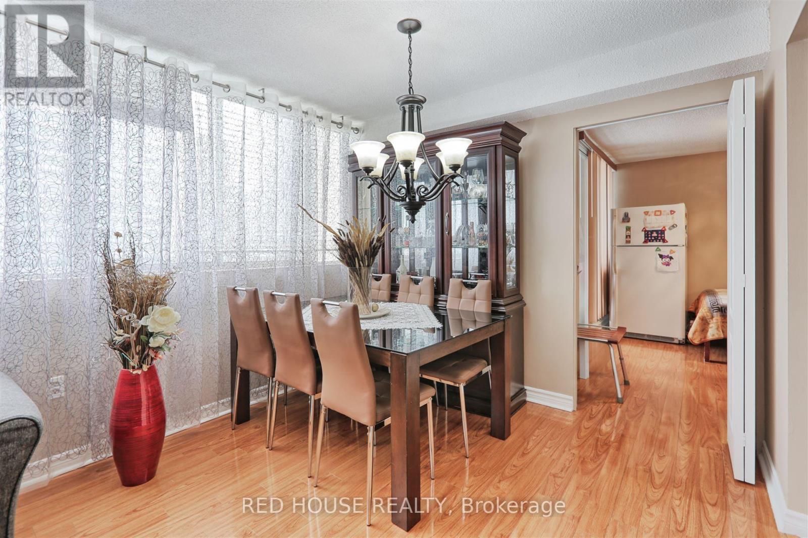 705 - 3590 Kaneff Crescent, Mississauga, Ontario  L5A 3X3 - Photo 10 - W13089104