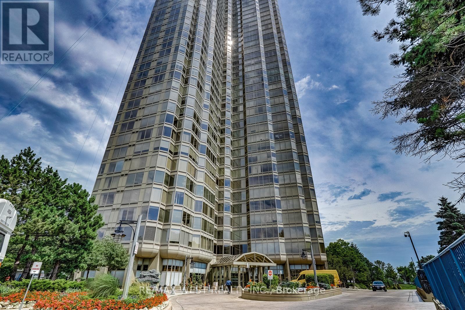 2204 - 1 Palace Pier Court, Toronto, Ontario  M8V 3W9 - Photo 4 - W13089118