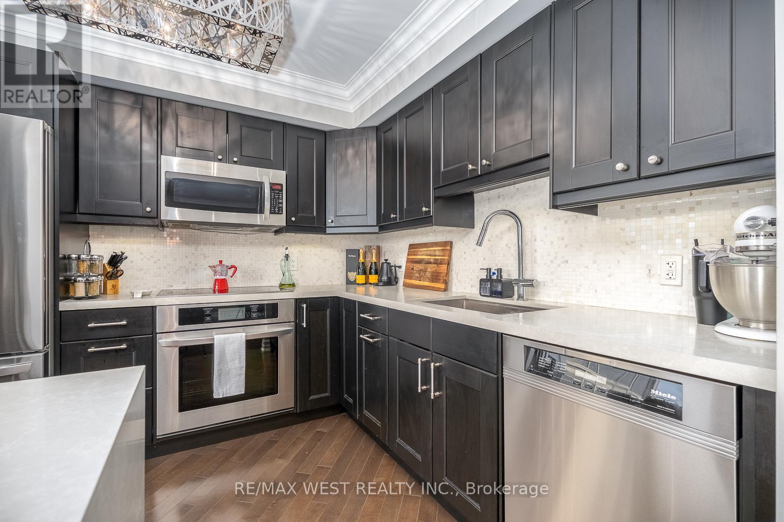 2204 - 1 Palace Pier Court, Toronto, Ontario  M8V 3W9 - Photo 13 - W13089142