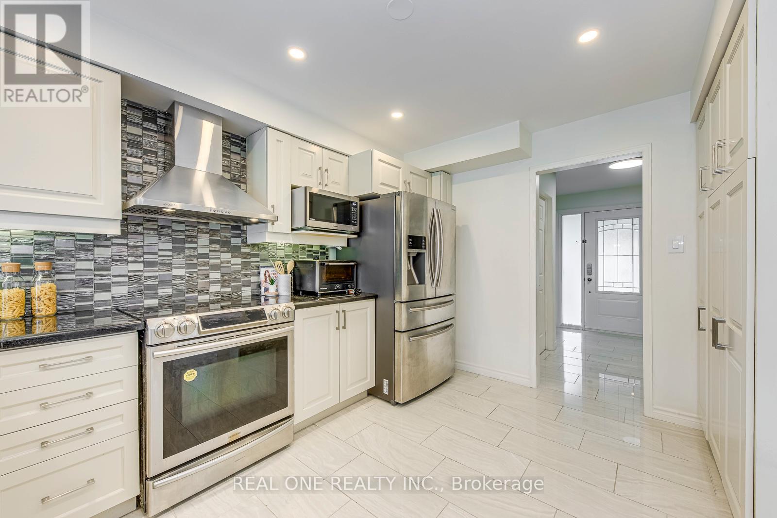 2946 Duncairn Drive, Mississauga, Ontario  L5M 5V7 - Photo 16 - W13089162