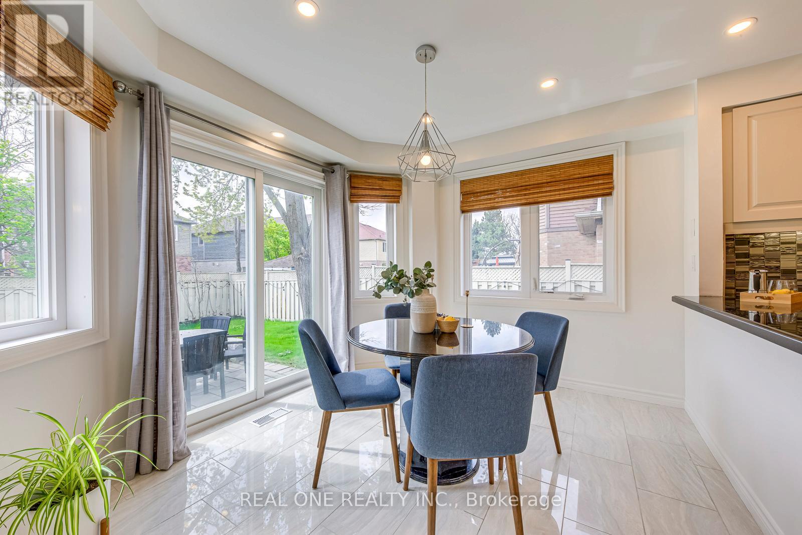 2946 Duncairn Drive, Mississauga, Ontario  L5M 5V7 - Photo 17 - W13089162