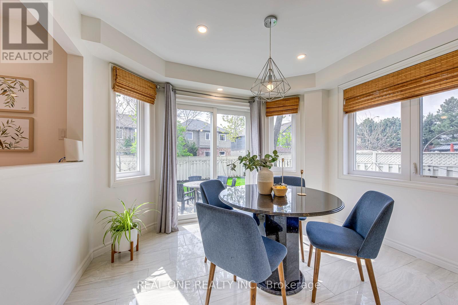 2946 Duncairn Drive, Mississauga, Ontario  L5M 5V7 - Photo 18 - W13089162