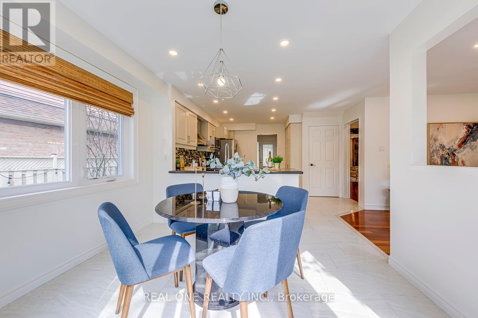 2946 Duncairn Drive, Mississauga, Ontario  L5M 5V7 - Photo 19 - W13089162