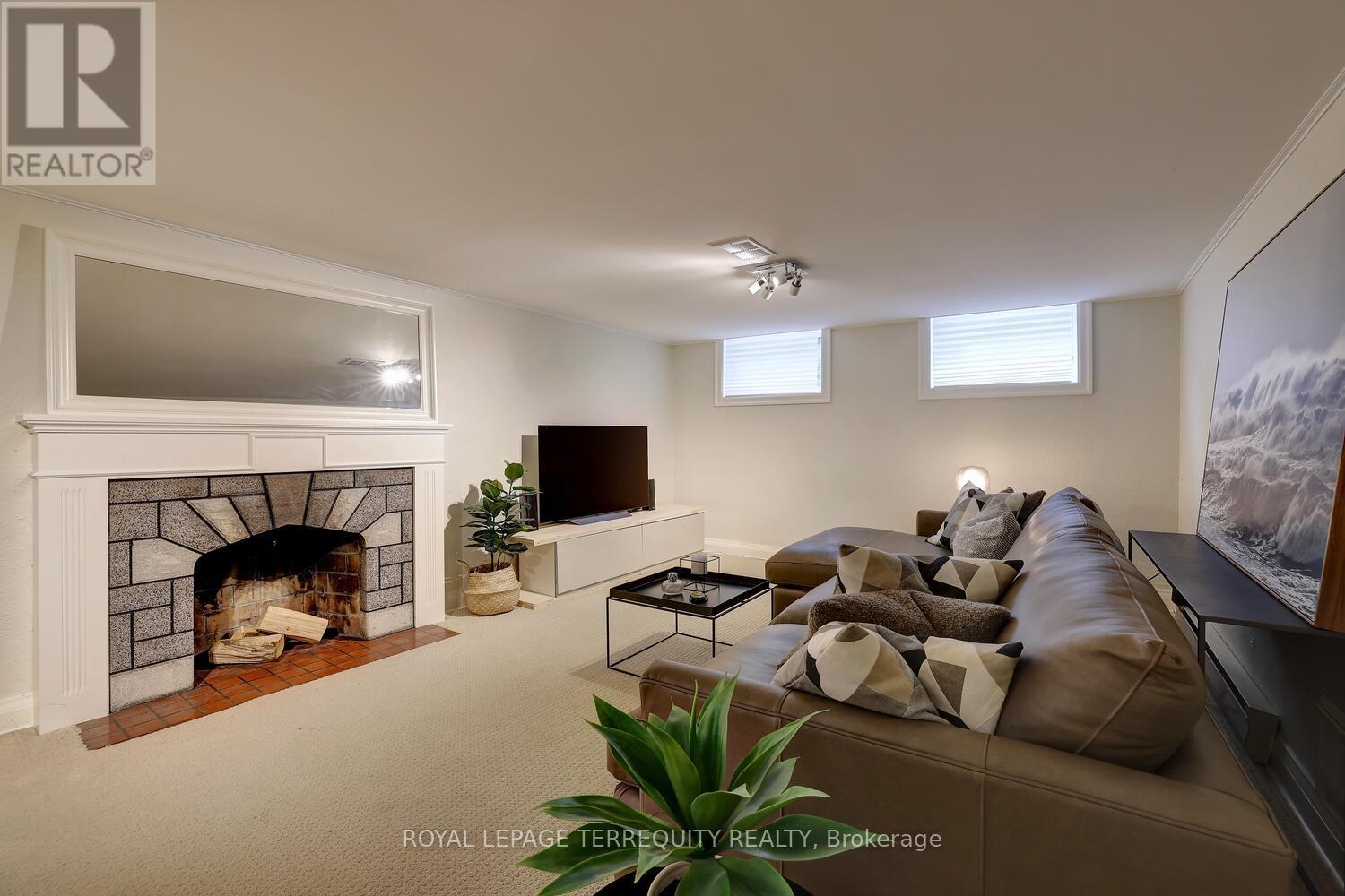 20 Elderidge Avenue, Toronto, Ontario  M8Y 2C5 - Photo 32 - W13089206