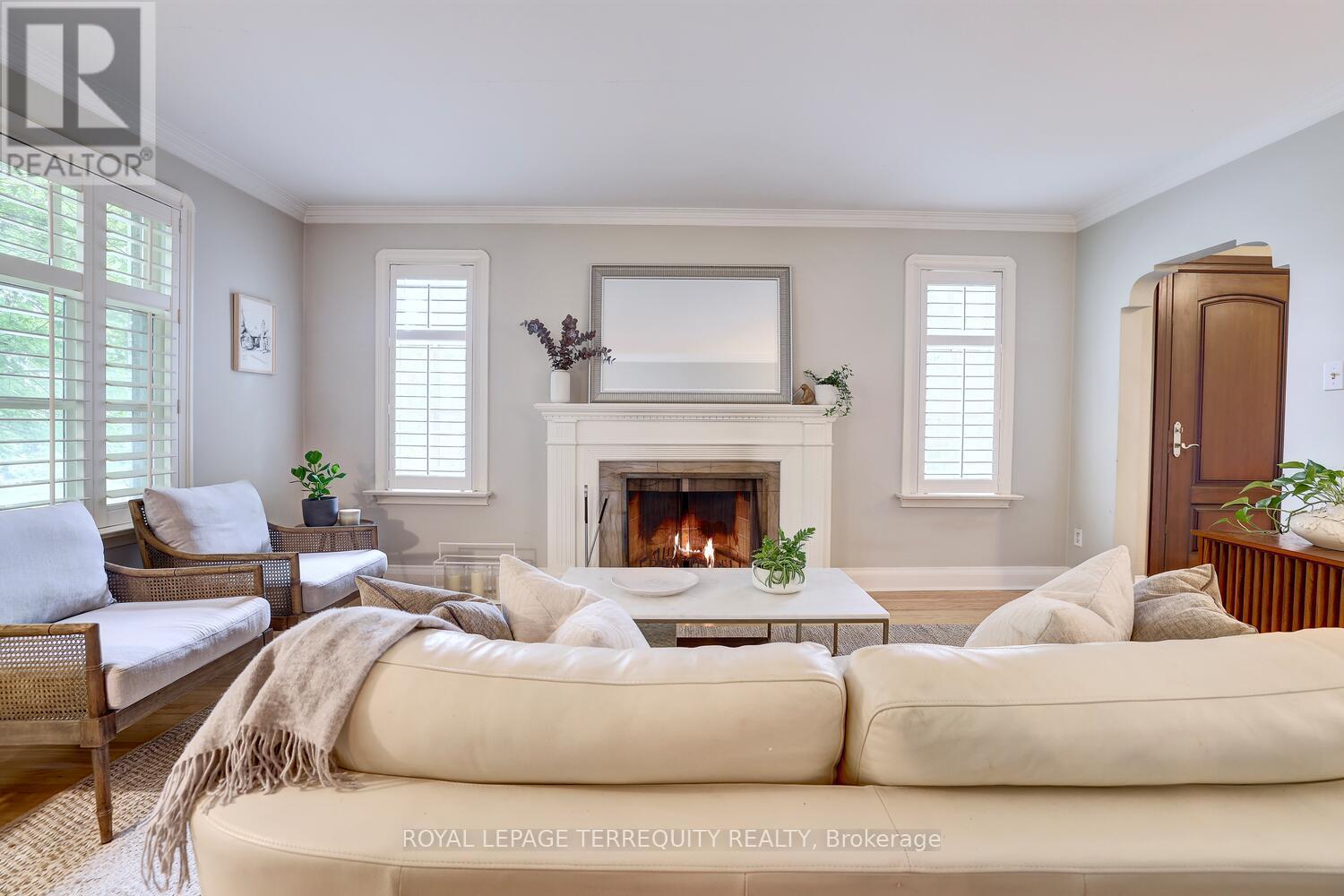 20 Elderidge Avenue, Toronto, Ontario  M8Y 2C5 - Photo 4 - W13089206