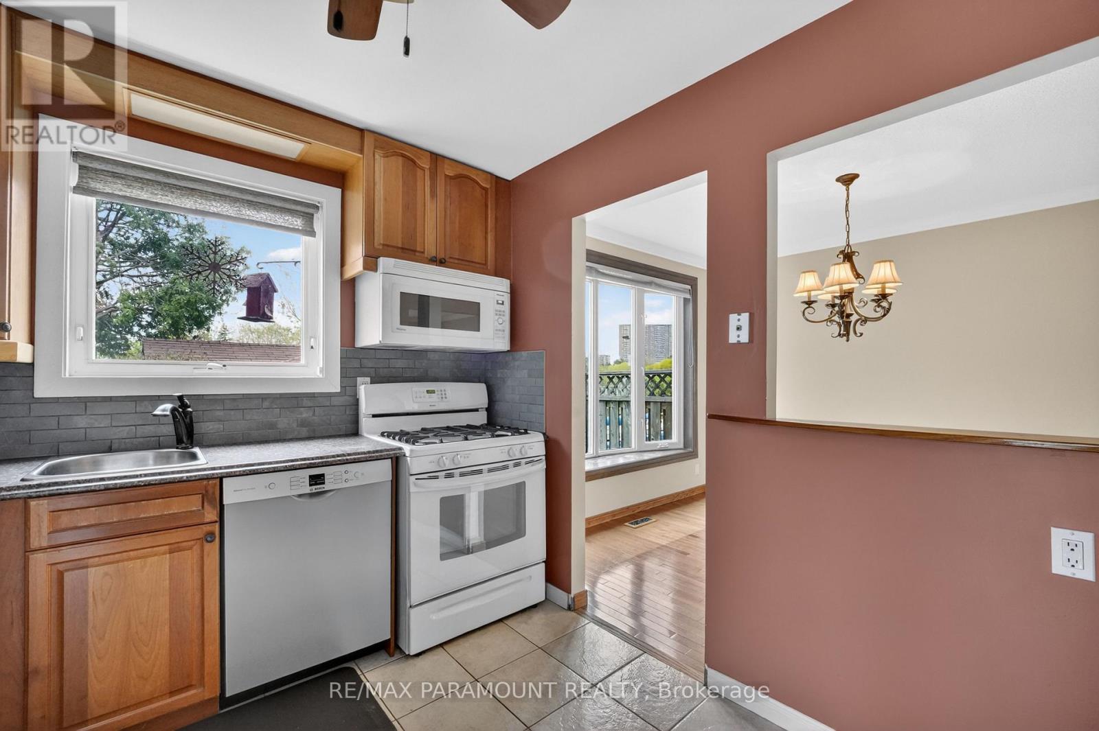 20 Fontaine Court, Brampton, Ontario  L6T 3J2 - Photo 13 - W13089252