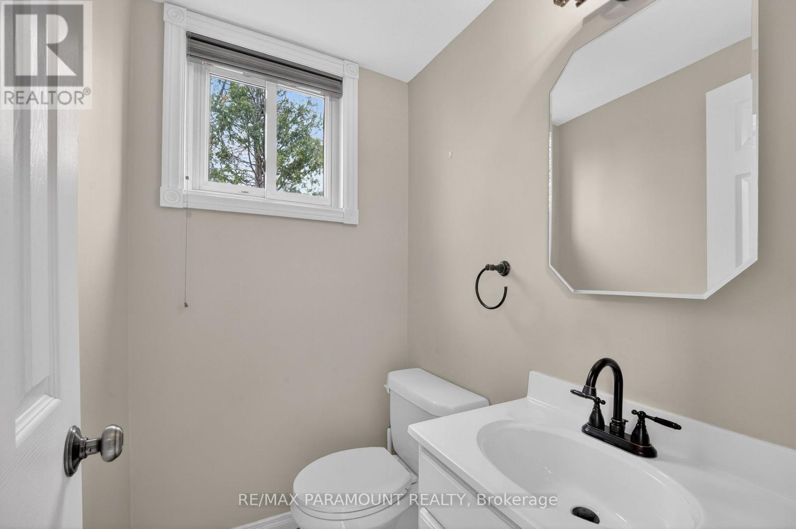 20 Fontaine Court, Brampton, Ontario  L6T 3J2 - Photo 17 - W13089252