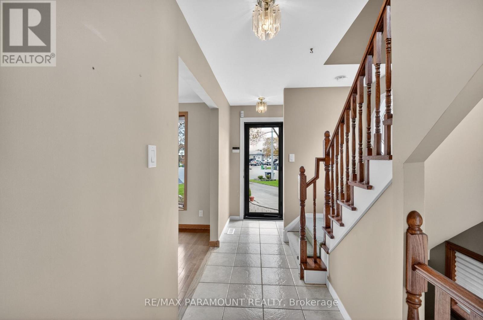 20 Fontaine Court, Brampton, Ontario  L6T 3J2 - Photo 6 - W13089252