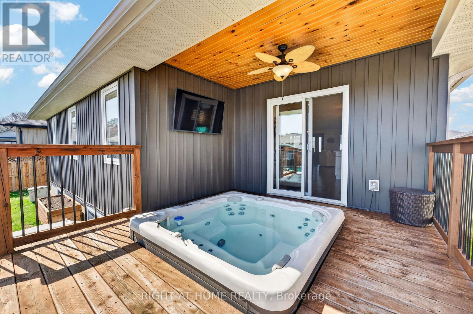 27 Woodburn Drive, Quinte West, Ontario K8V 0E1 - Photo 2 - X13021182
