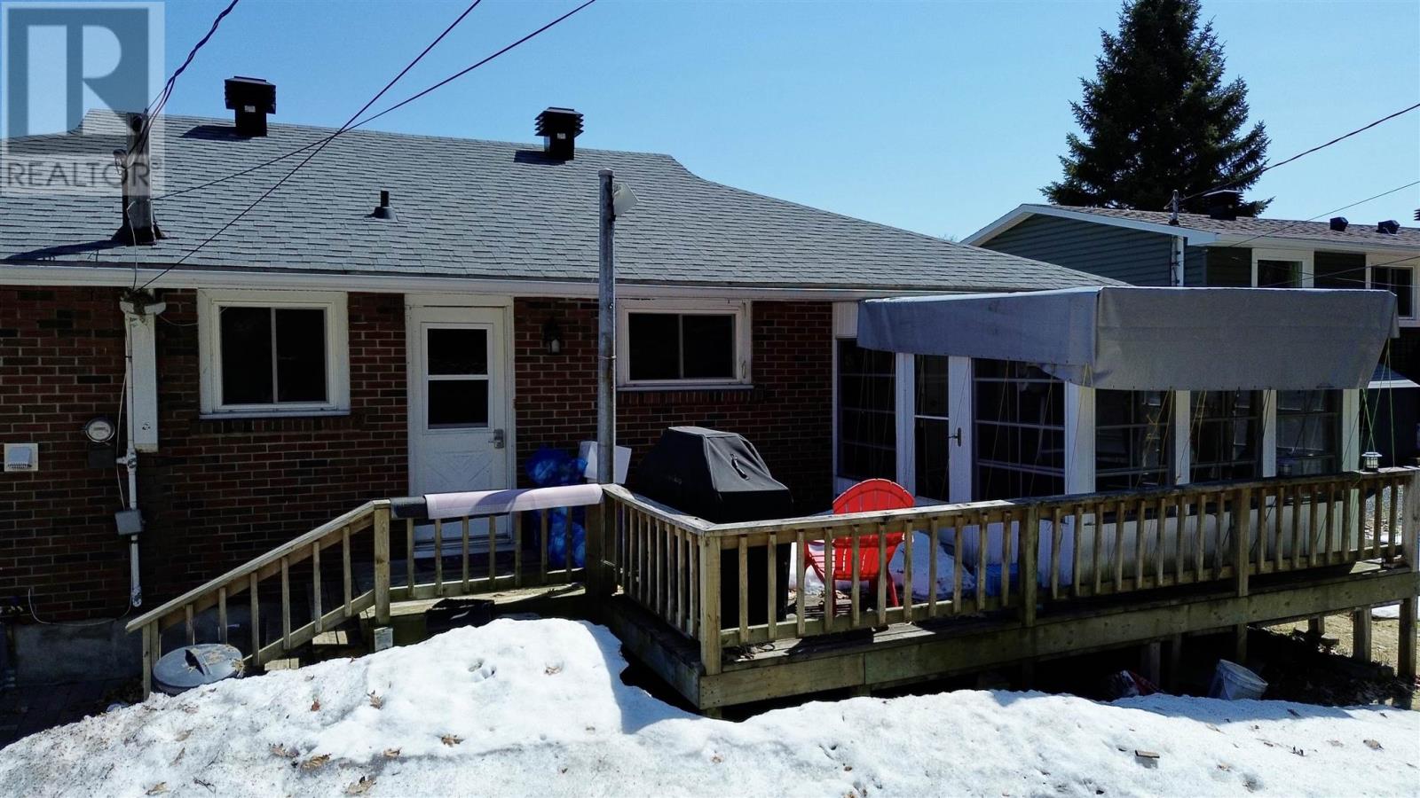24 Axmith Ave, Elliot Lake, Ontario  P5A 1B7 - Photo 10 - SM260825