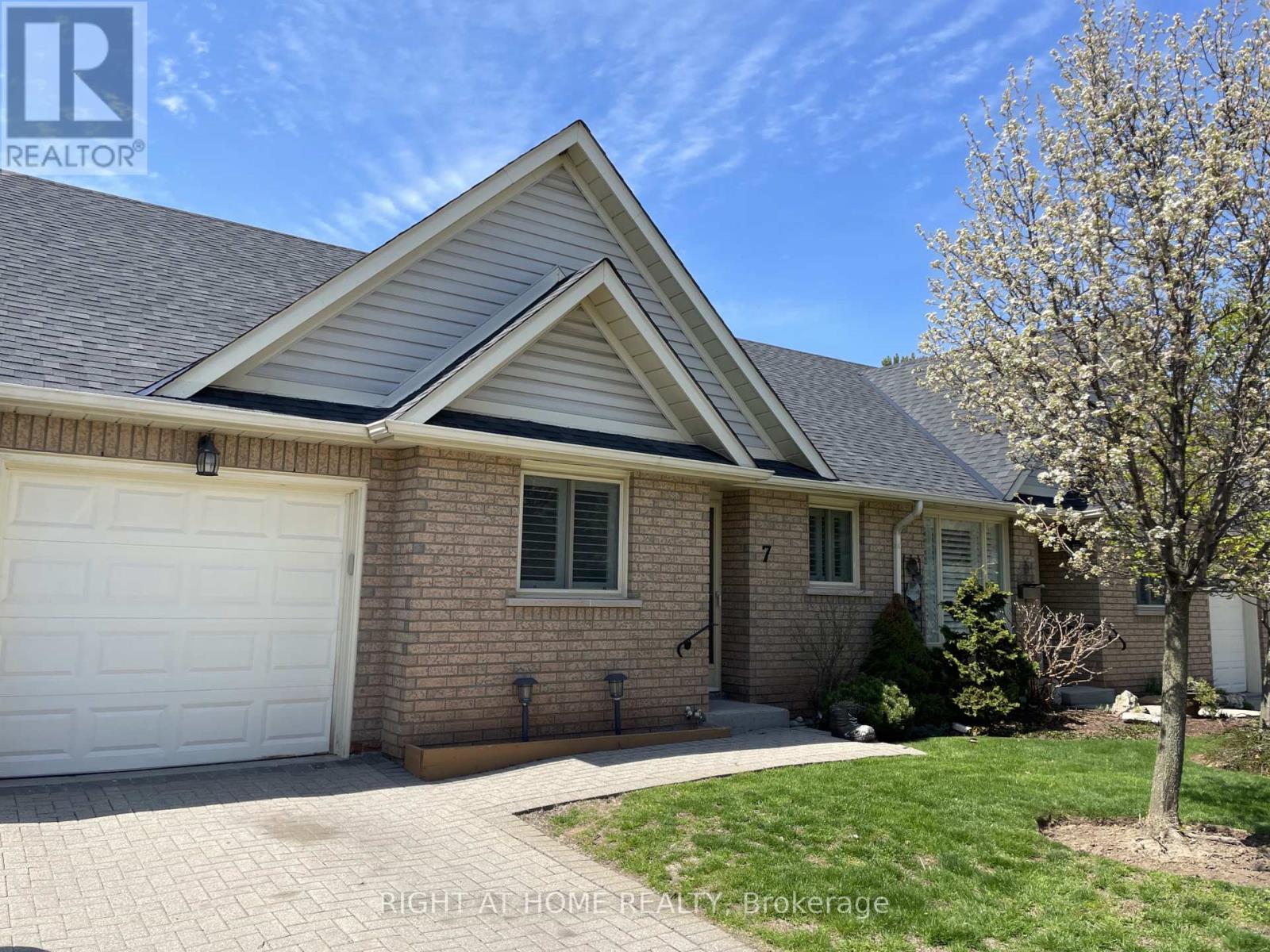 7 - 165 Main Street E, Grimsby, Ontario  L3M 1P2 - Photo 31 - X13088832