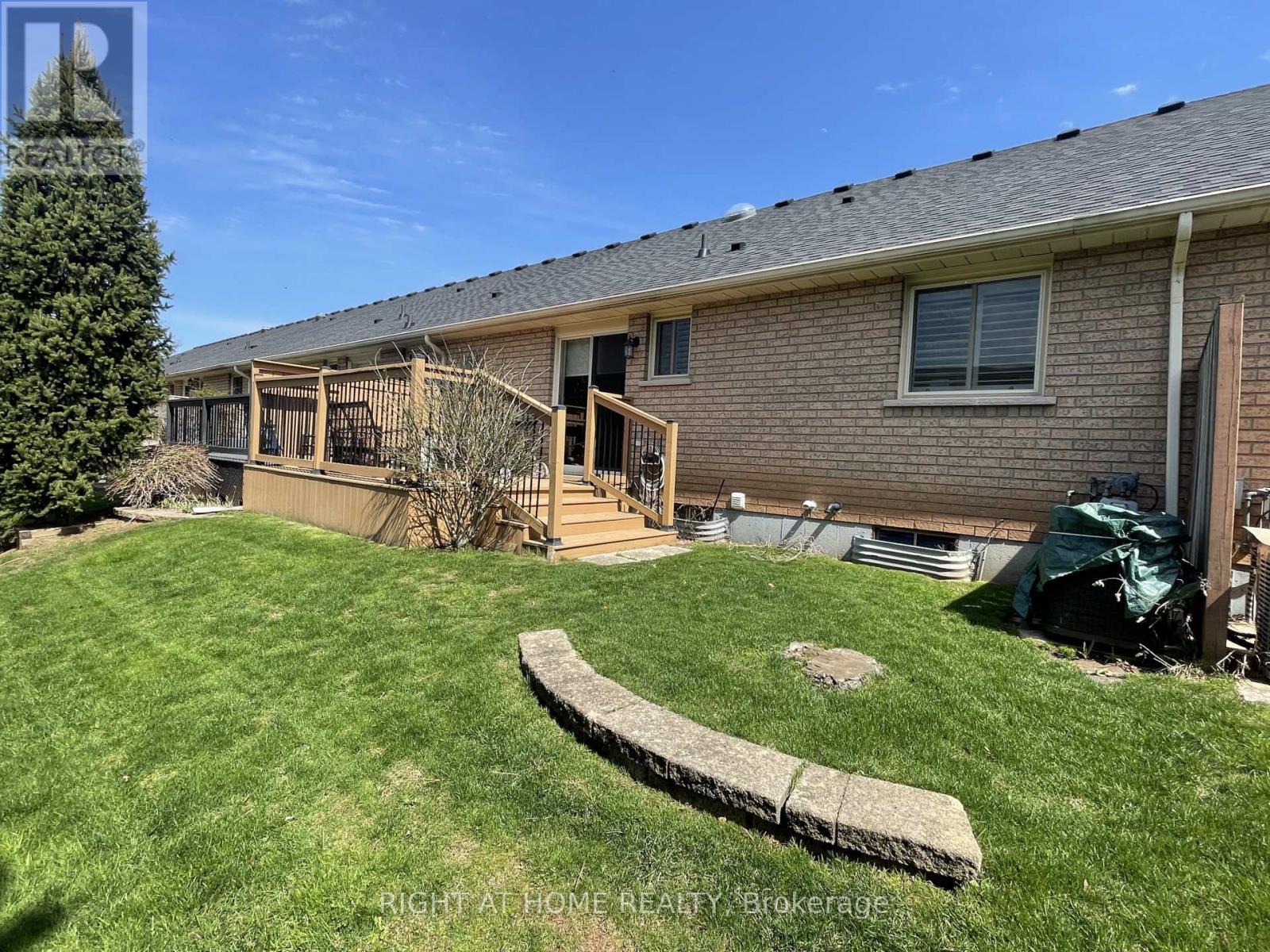 7 - 165 Main Street E, Grimsby, Ontario  L3M 1P2 - Photo 33 - X13088832