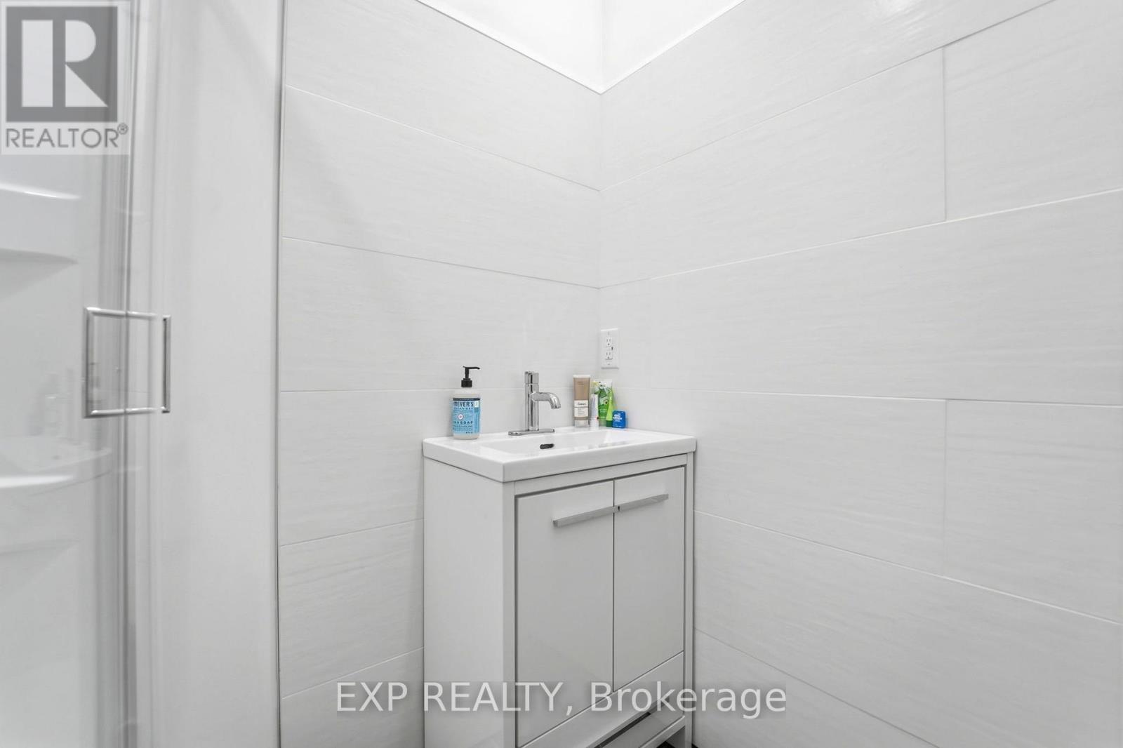 15 Avenue Place, Welland, Ontario  L3B 4B2 - Photo 17 - X13088982