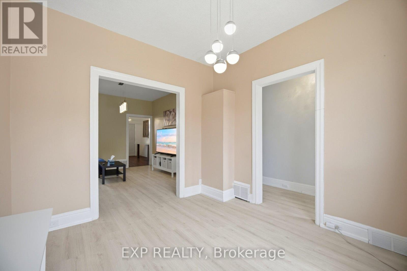 38 Madison Avenue, Hamilton, Ontario  L8L 5Y4 - Photo 5 - X13089090