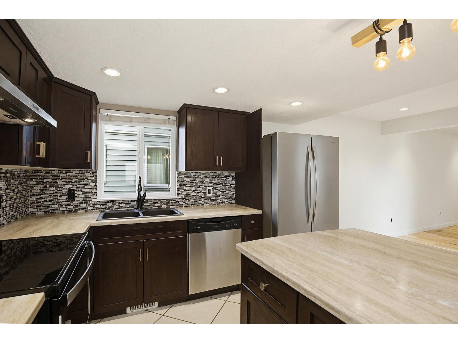 32921 3rd Avenue, Mission, British Columbia  V2V 1N2 - Photo 12 - R3117891
