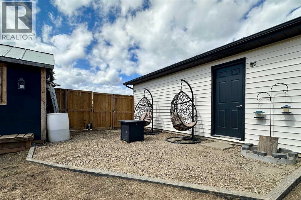 21 Pan Am Street, Swan Hills, Alberta  T0G 2C0 - Photo 5 - A2307724