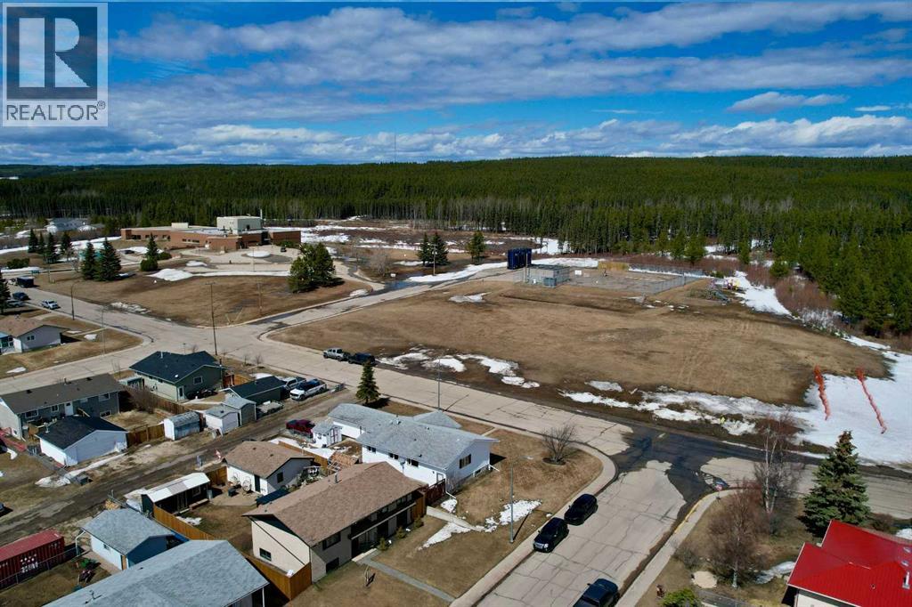 21 Pan Am Street, Swan Hills, Alberta  T0G 2C0 - Photo 6 - A2307724