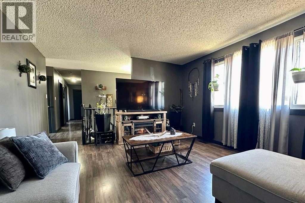 21 Pan Am Street, Swan Hills, Alberta  T0G 2C0 - Photo 10 - A2307724