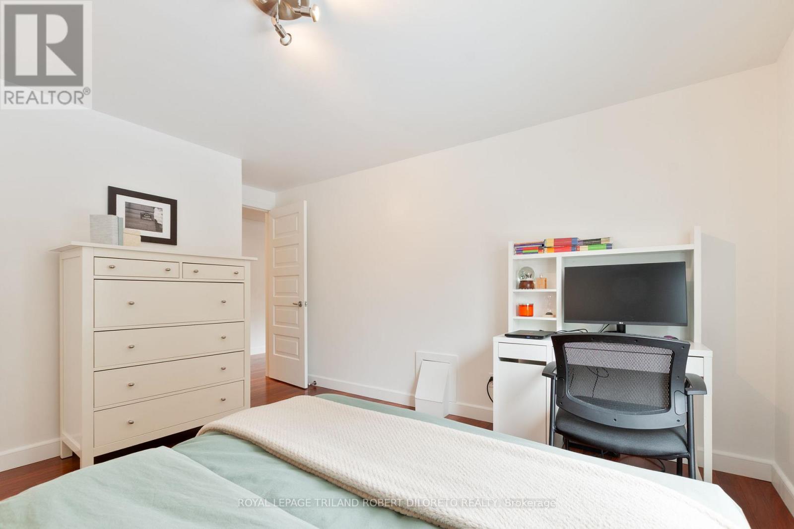 20 Cherokee Road, London North, Ontario  N6G 2N8 - Photo 24 - X13089272