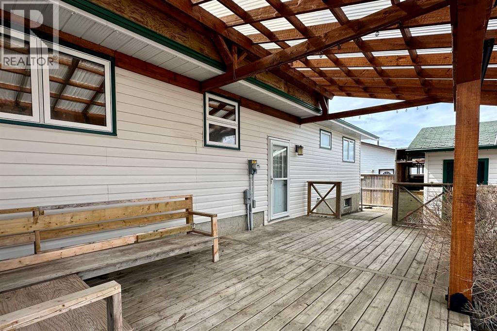 8 Isbister Avenue, Swan Hills, Alberta  T0G 2C0 - Photo 3 - A2308221