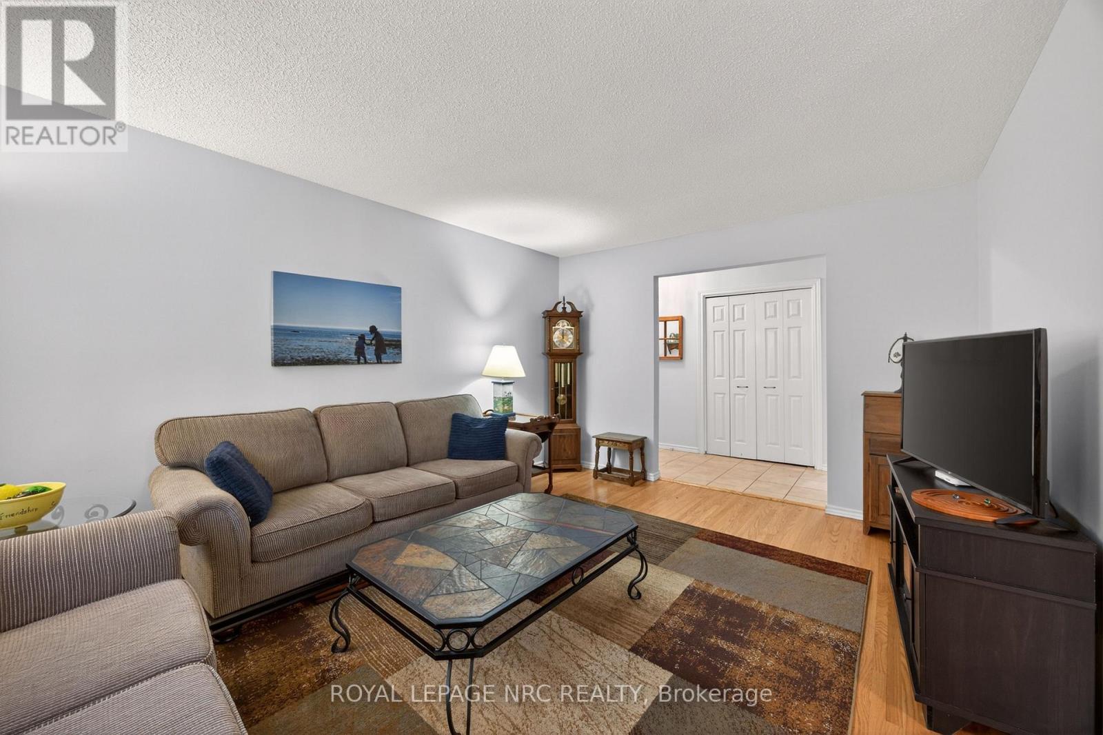15 Carousel Circle, St. Catharines, Ontario  L2N 6C9 - Photo 10 - X13086174