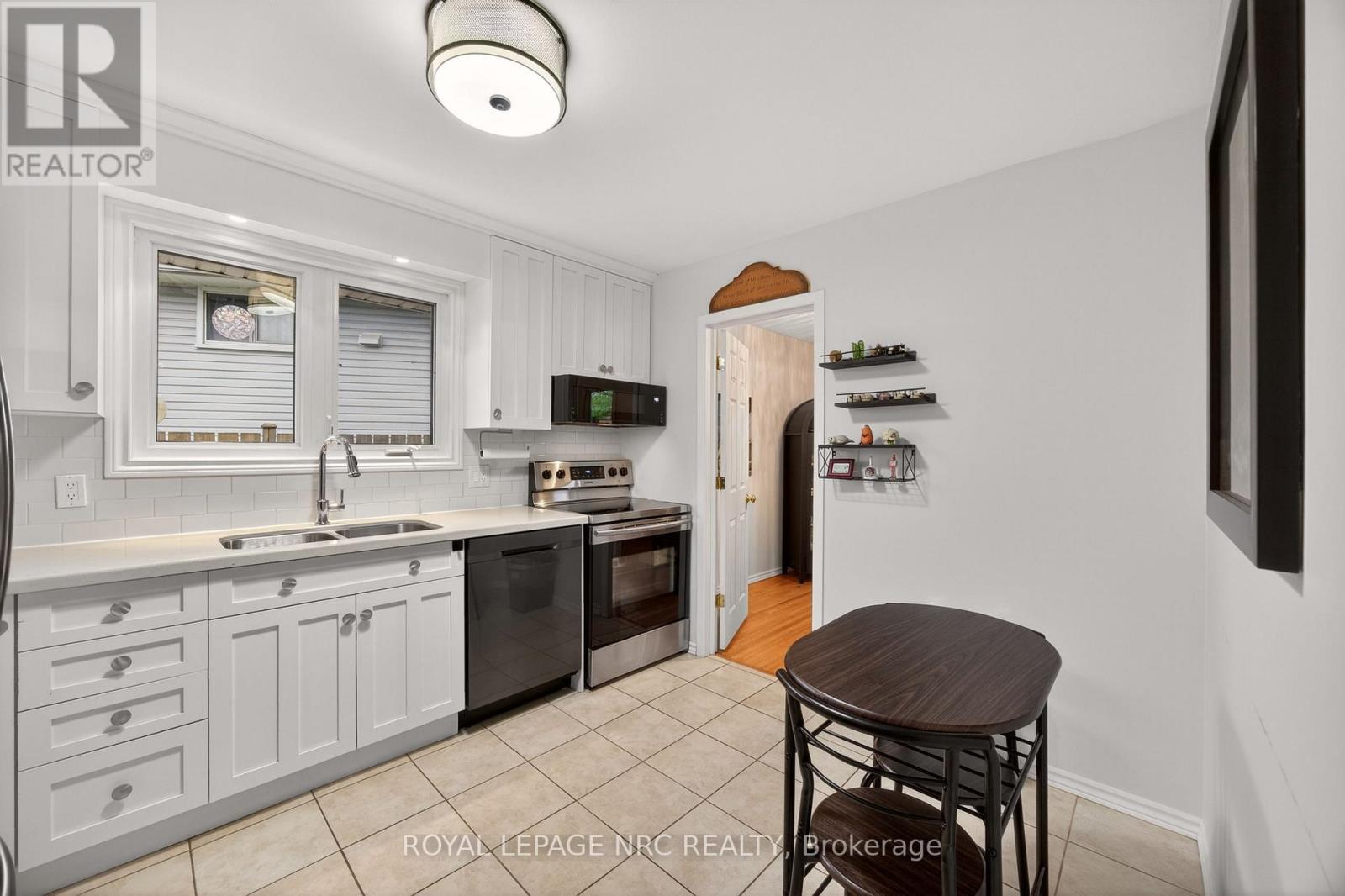 15 Carousel Circle, St. Catharines, Ontario  L2N 6C9 - Photo 13 - X13086174
