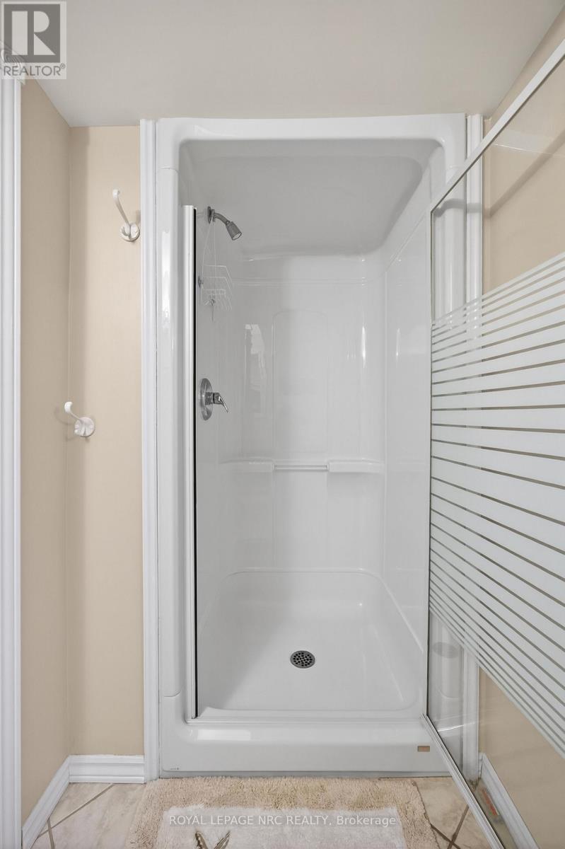 15 Carousel Circle, St. Catharines, Ontario  L2N 6C9 - Photo 27 - X13086174
