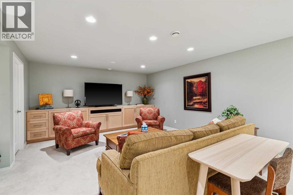 22 Confederation Villas Nw, Calgary, Alberta  T2L 2K9 - Photo 20 - A2295652