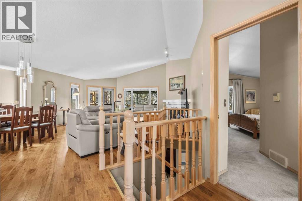 444 Sierra Morena Court Sw, Calgary, Alberta  T3H 3A6 - Photo 2 - A2298837