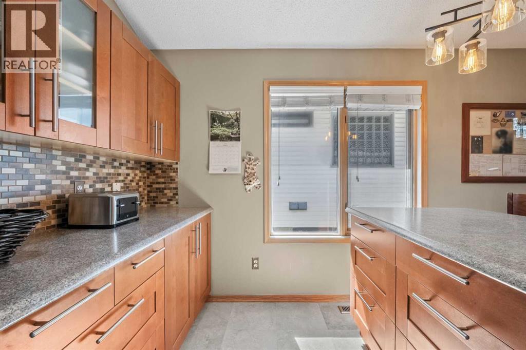 444 Sierra Morena Court Sw, Calgary, Alberta  T3H 3A6 - Photo 18 - A2298837