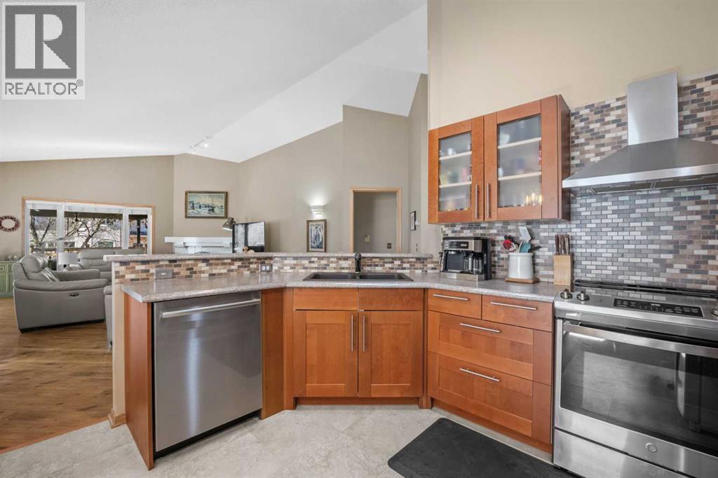 444 Sierra Morena Court Sw, Calgary, Alberta  T3H 3A6 - Photo 19 - A2298837