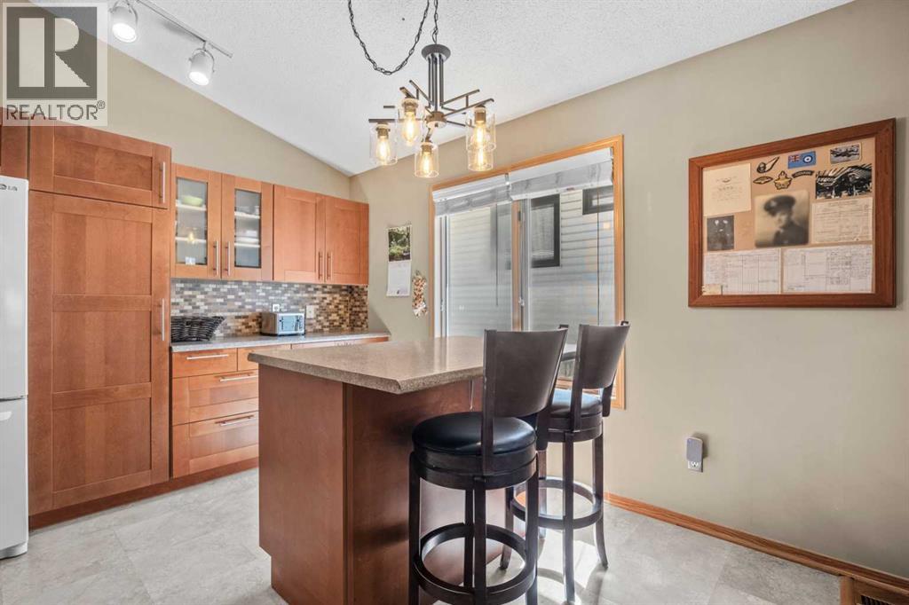 444 Sierra Morena Court Sw, Calgary, Alberta  T3H 3A6 - Photo 12 - A2298837