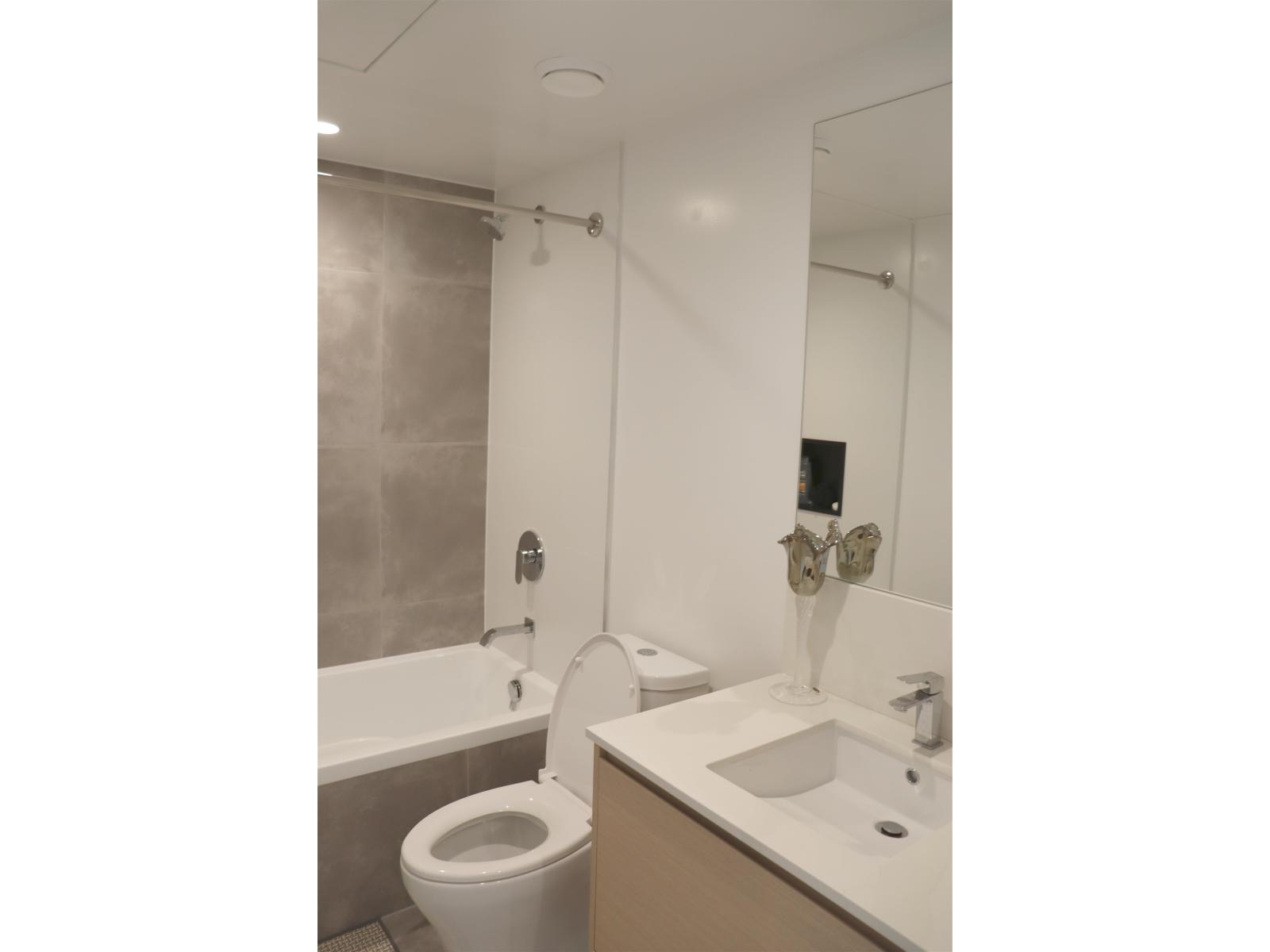 1503 13745 George Junction, Surrey, British Columbia  V3T 0V8 - Photo 15 - R3119875