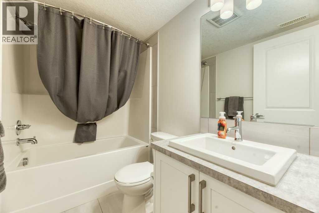 204 Sundown Road, Cochrane, Alberta  T4C 2M5 - Photo 16 - A2301329