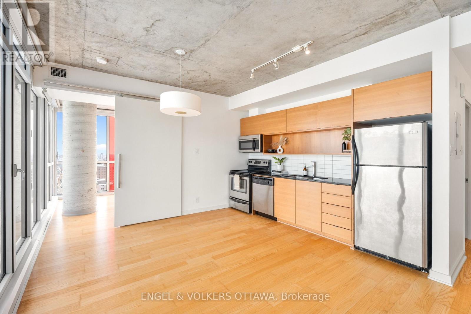 1610 - 324 Laurier Avenue W, Ottawa, Ontario  K1P 0A4 - Photo 2 - X13089400