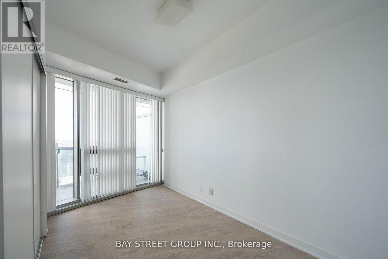 5607 - 12 York Street, Toronto, Ontario  M5J 2Z2 - Photo 2 - C13001378