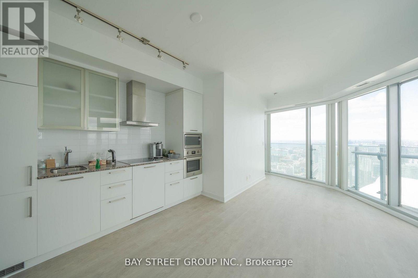 5607 - 12 YORK STREET, Toronto, Ontario