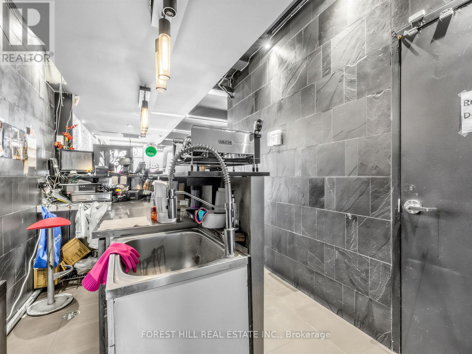 348 Broadview Avenue, Toronto, Ontario  M4M 2H1 - Photo 16 - E12850000