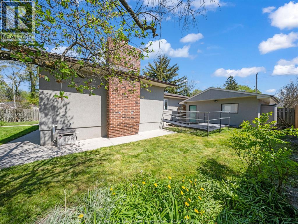 923 Lauzon Road, Windsor, Ontario  N8S 3M4 - Photo 23 - 26010228