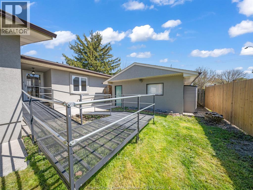 923 Lauzon Road, Windsor, Ontario  N8S 3M4 - Photo 24 - 26010228